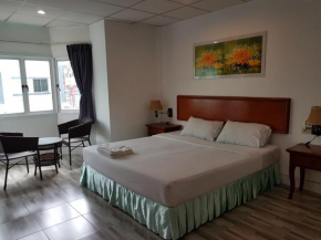 Welcome Inn Hotel Karon Beach Double superior room from only 700 Baht